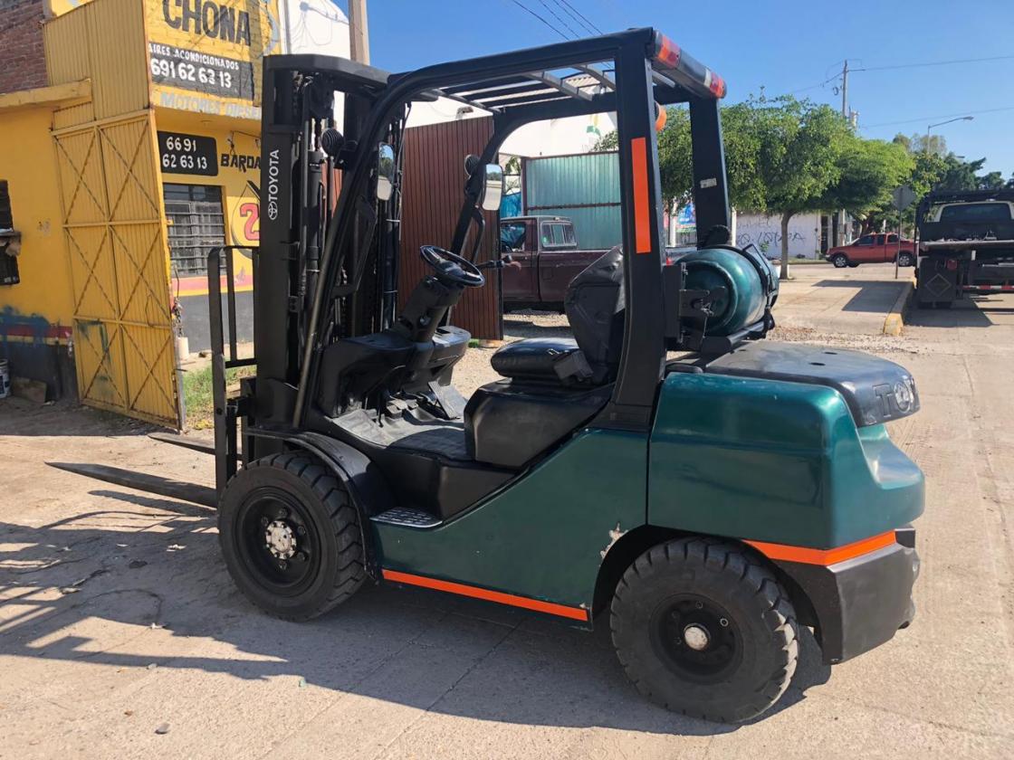 Grúas y Elevadores de Mazatlán